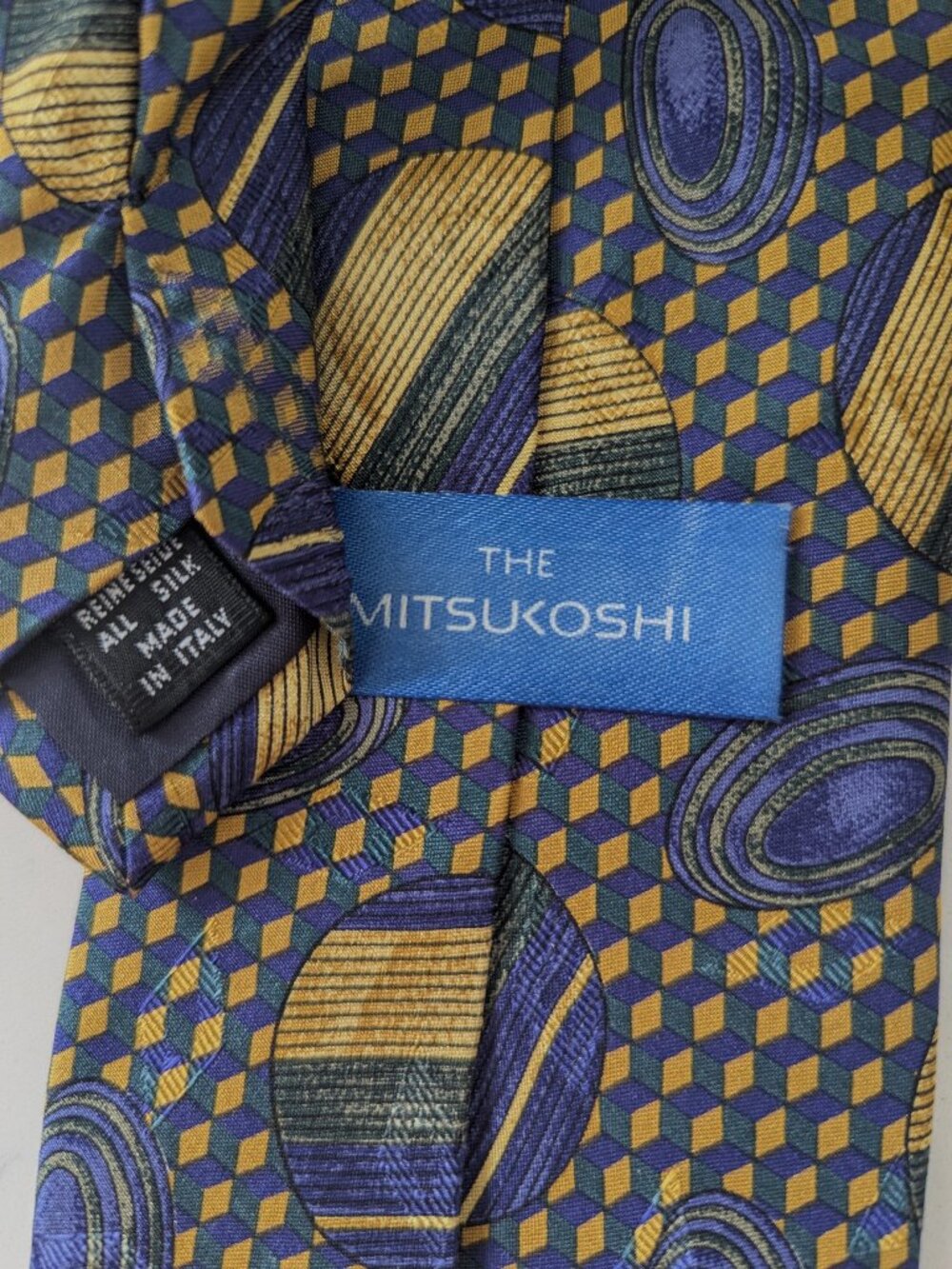 The Mitsukoshi Purple gold patterned necktie Italy 100% silk 3.5"